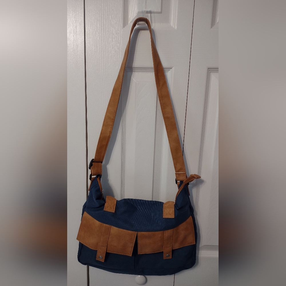 AARP Classic Courier Organizer Bag Adjustable Shoulder Strap Pockets 12x16